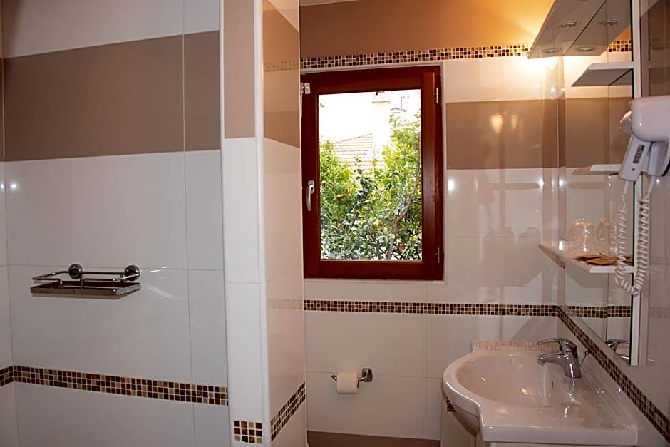 Hotel et Appartements Reine D'Azur