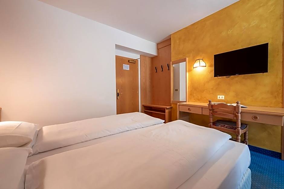 Photo 1 of 5 of Economy 1 Double Bed or 2 Beds