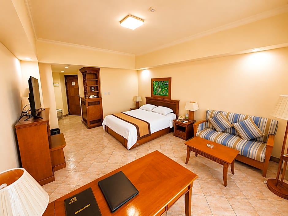 Puri Kiic Golf View Hotel