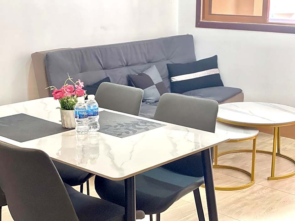SKY Residence - 50m to Museum and Riverside