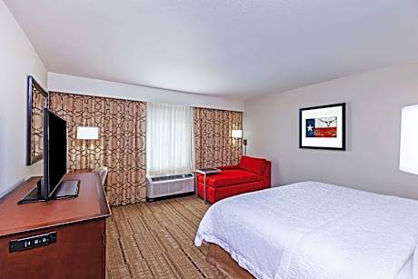 1 King W/ Fridge-Microwave Nonsmoking