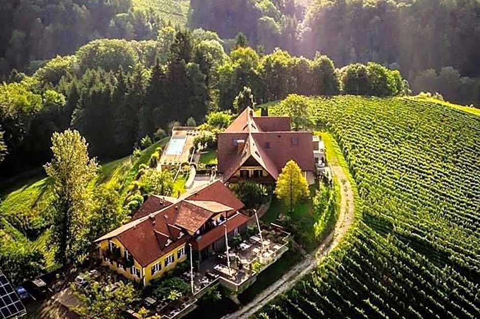 Weingut Essgut Schlafgut Sabathihof-Dillinger