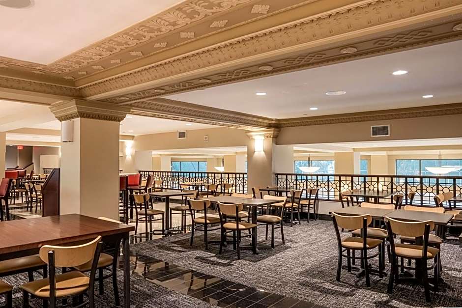 Drury Plaza Hotel Broadview Wichita