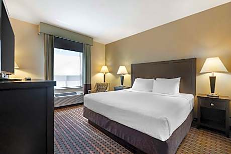 King Room with One King Bed - Non-Smoking