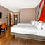 Cambria Hotel & Suites Plymouth