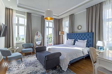 Grand Deluxe Room with Balcony and Sea View