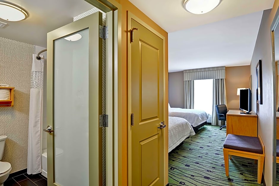 Photo 1 of 6 of 2 Queen Beds, Hearing/Mobility Accessible, Bathtub