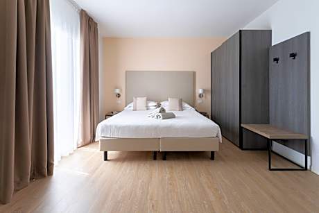 Superior Triple Room with Balcony and Lateral Sea View