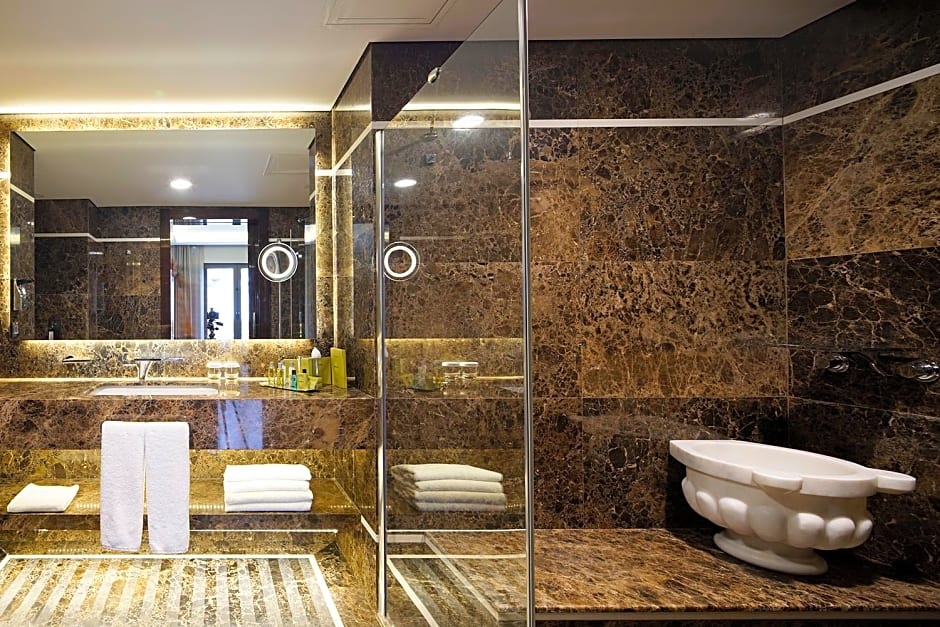 DoubleTree by Hilton Istanbul Gayrettepe