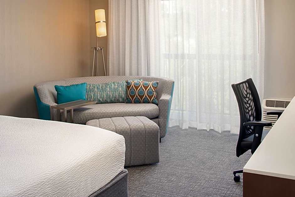 Courtyard by Marriott Seattle Sea-Tac Area