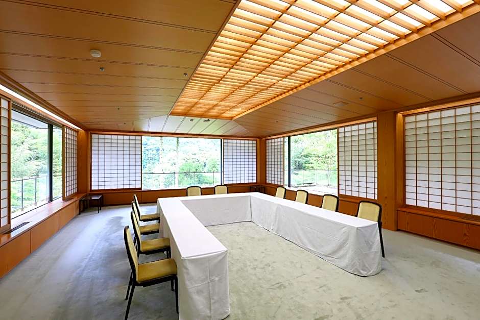 Oku-Yugawara Tsubaki