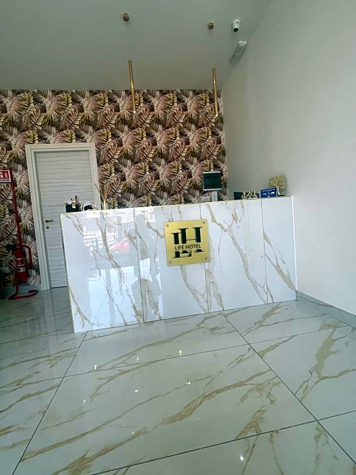 Life Hotel
