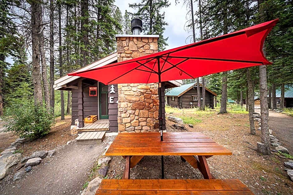 Storm Mountain Lodge Cabins Dining