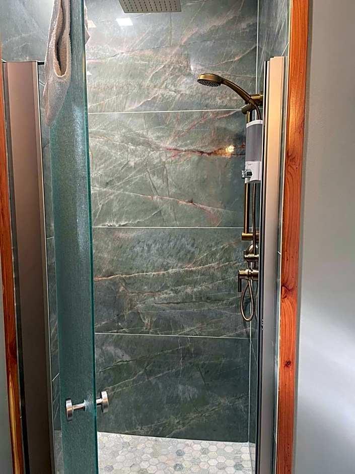 Sugarloaf Mountain Motel