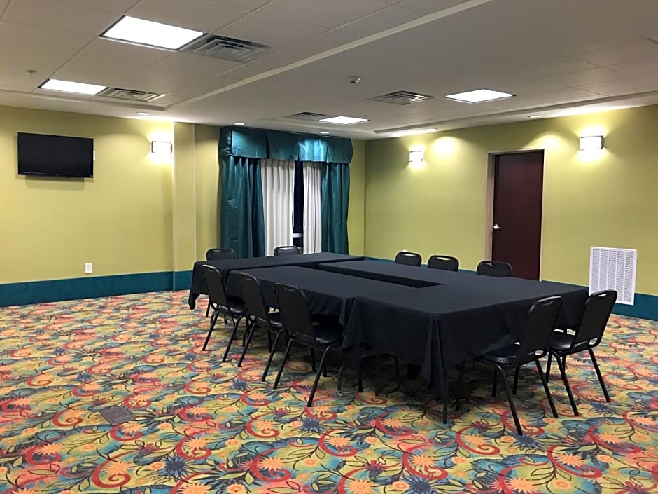 Holiday Inn Express & Suites Southport - Oak Island Area, an IHG Hotel