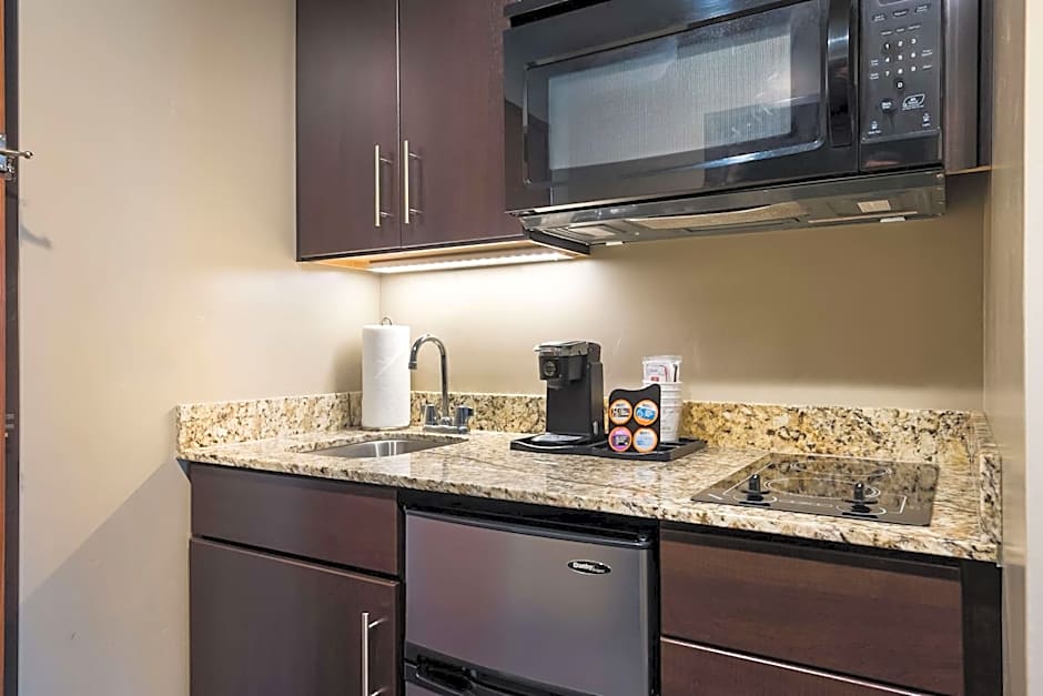 Best Western Plus Landmark Hotel