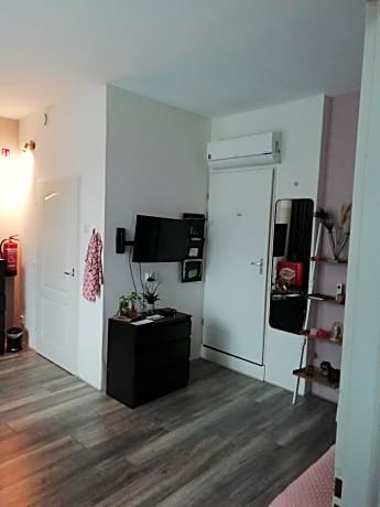 Deluxe Double Room with Shower