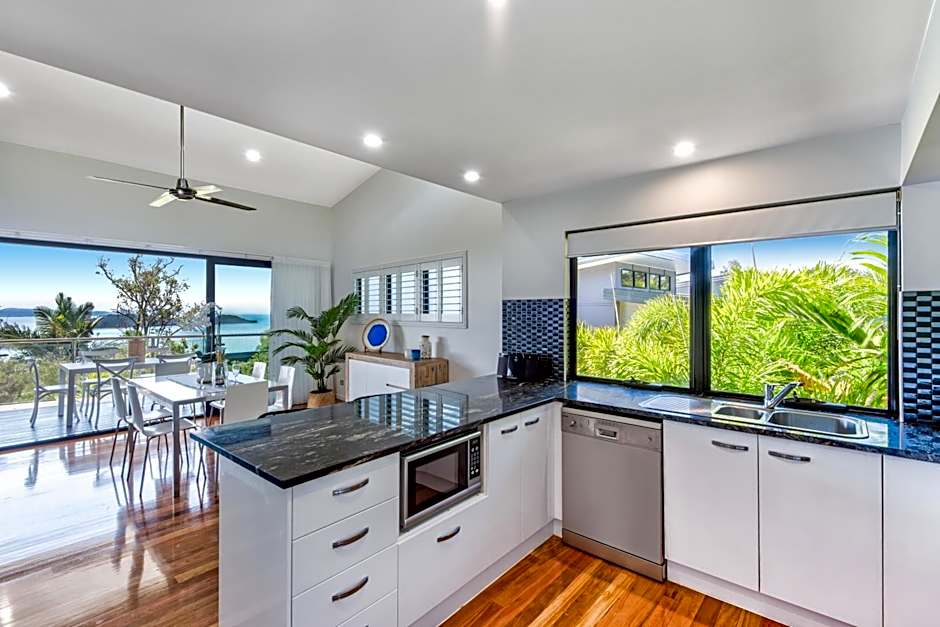 Pinnacle Apartments on Hamilton Island by HIHA