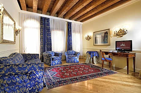 All Suites Torre Dell Orologio