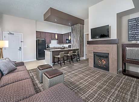 Two-Bedroom Suite