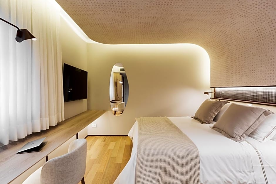 QOYA Hotel Curitiba, Curio Collection by Hilton