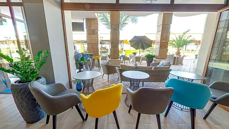 Maria Palace Complex