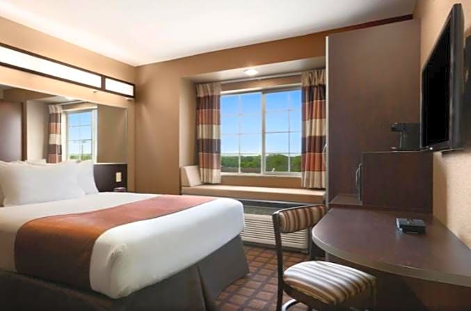 Microtel Inn & Suites Gonzales TX