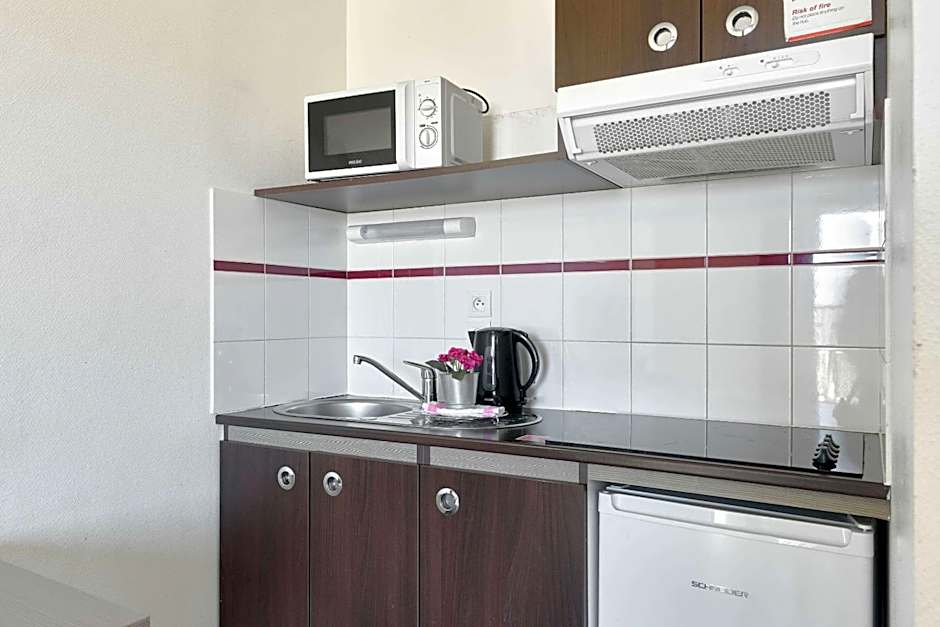 Comfort Aparthotel Versailles, St Cyr l'Ecole