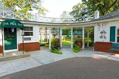 Oak Park Inn