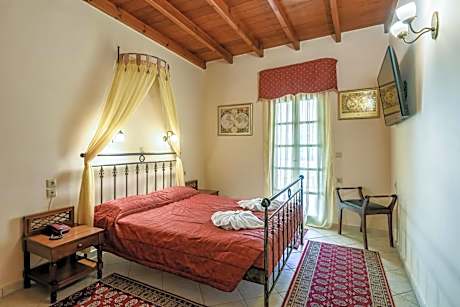 Superior Suite Terrace Old Town View with Jetted Tub