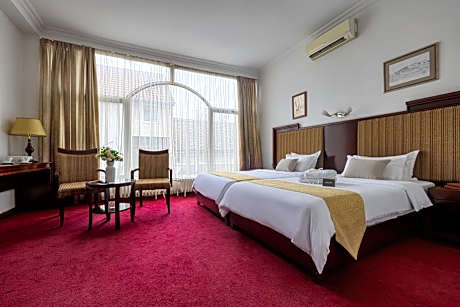 Planeta Inn Hotel