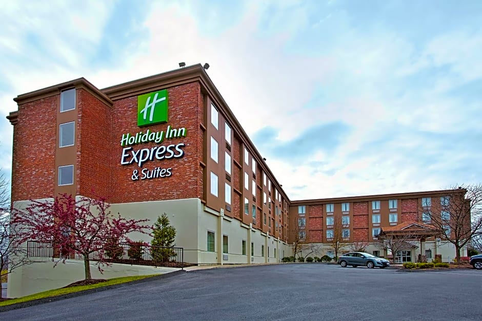 Holiday Inn Express and Suites Pittsburgh West Mifflin