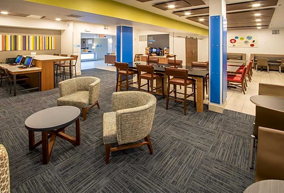 Holiday Inn Express Hotel & Suites Roseville - Galleria Area By IHG