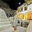 Risus Cave Suites
