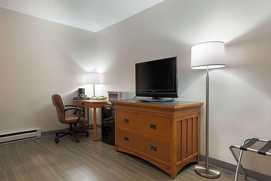 Photo 1 of 3 of 2 Double Beds, Accessible