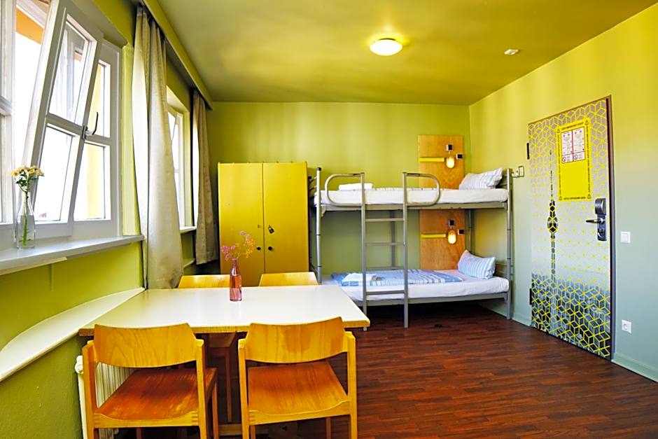 Amstel House Hostel
