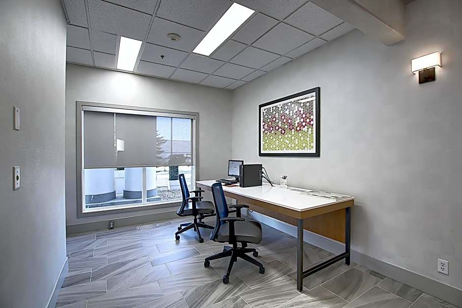 Holiday Inn Express Airport Calgary By IHG
