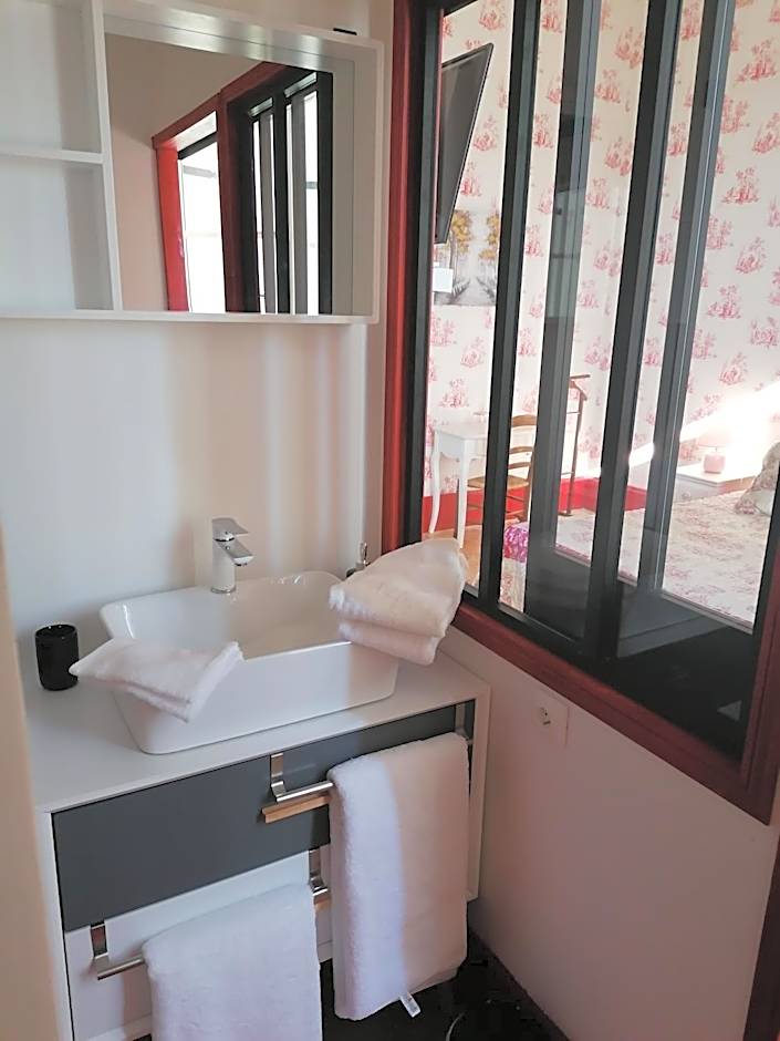 CHATEAU DE CHAVANNES