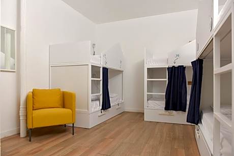 Bunk Bed in 8-Bed Dormitory Room