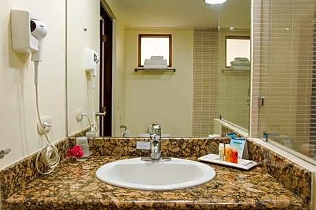 Beachfront Room 2 Queen Beds