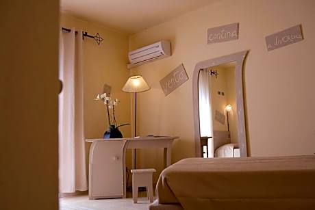 Triple Room with Garden View