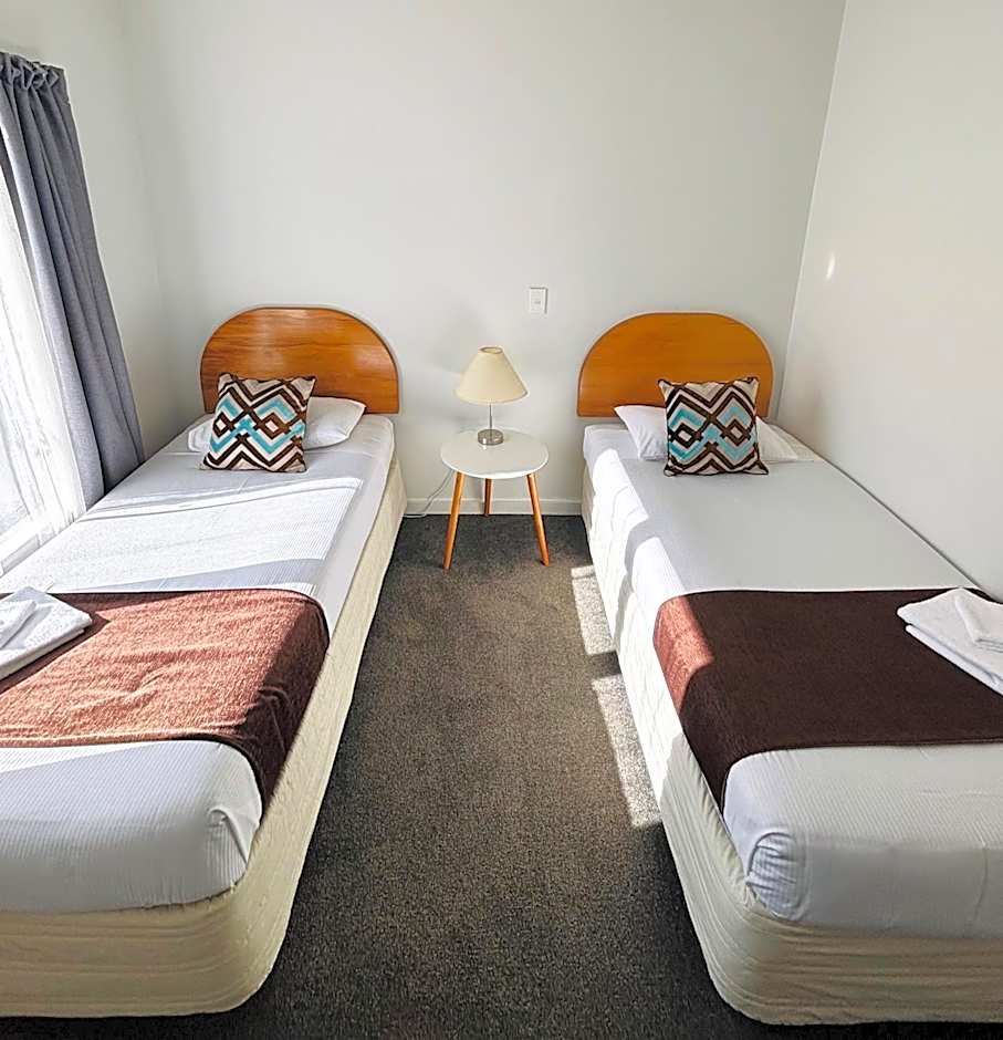 ASURE Bush Inn Court Motel