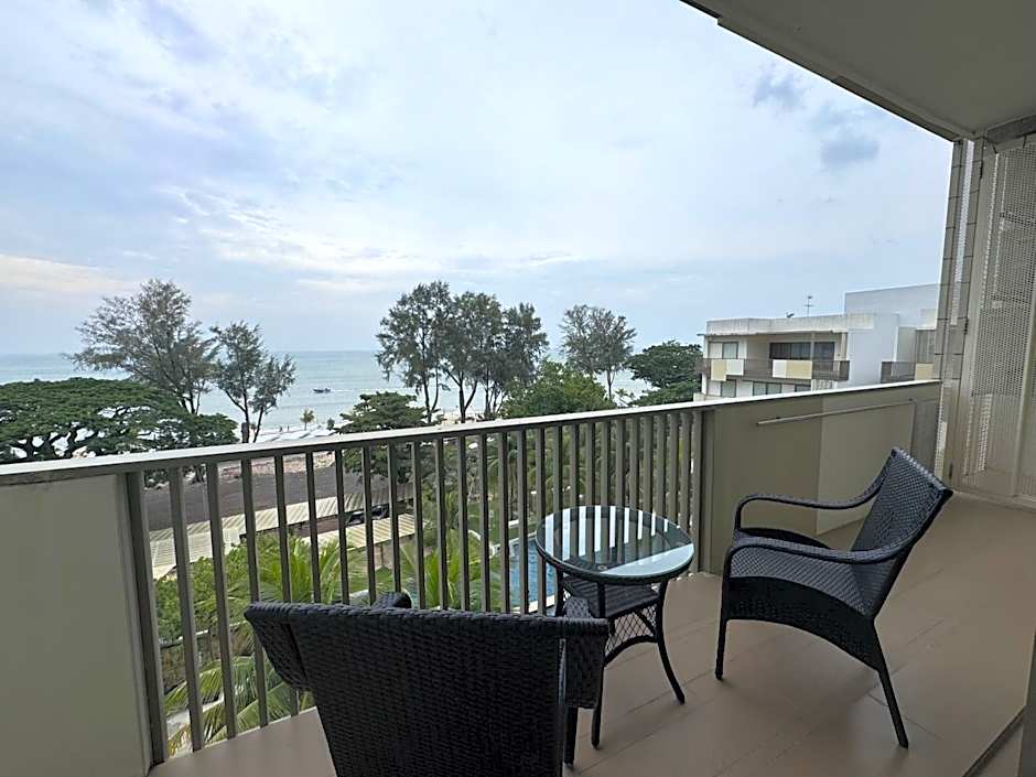 By The Sea Direct Seaview n Pool view#B53
