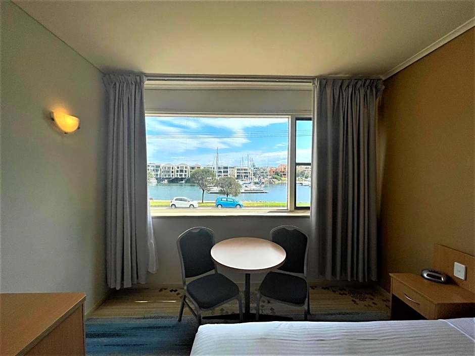 Haven Marina Glenelg