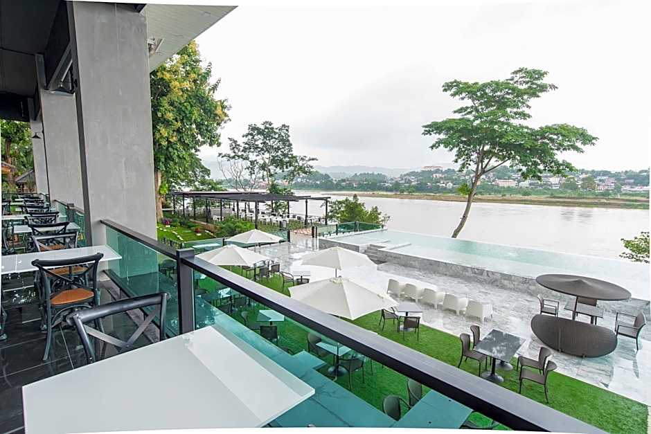 Chiangkhong Teak Garden Riverfront Hotel