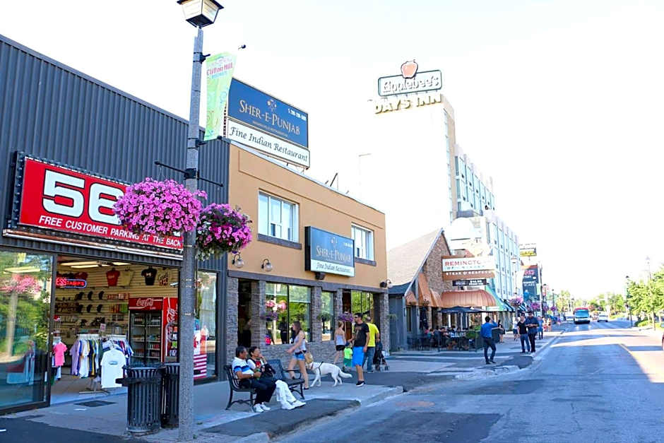 The Falls Family Lodge