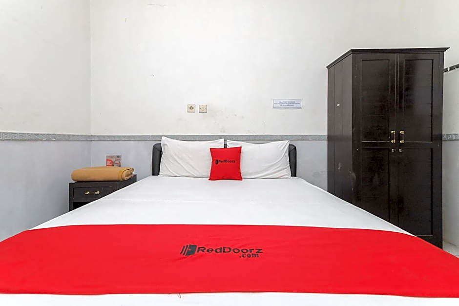 RedDoorz near Stasiun Malang Kota Lama 2