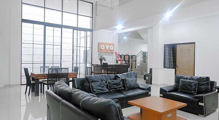 RedDoorz near Cyber Mall