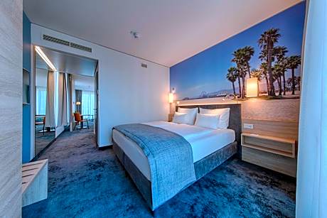 Apartment with One King Bed, Kitchenette and Roof Terrace