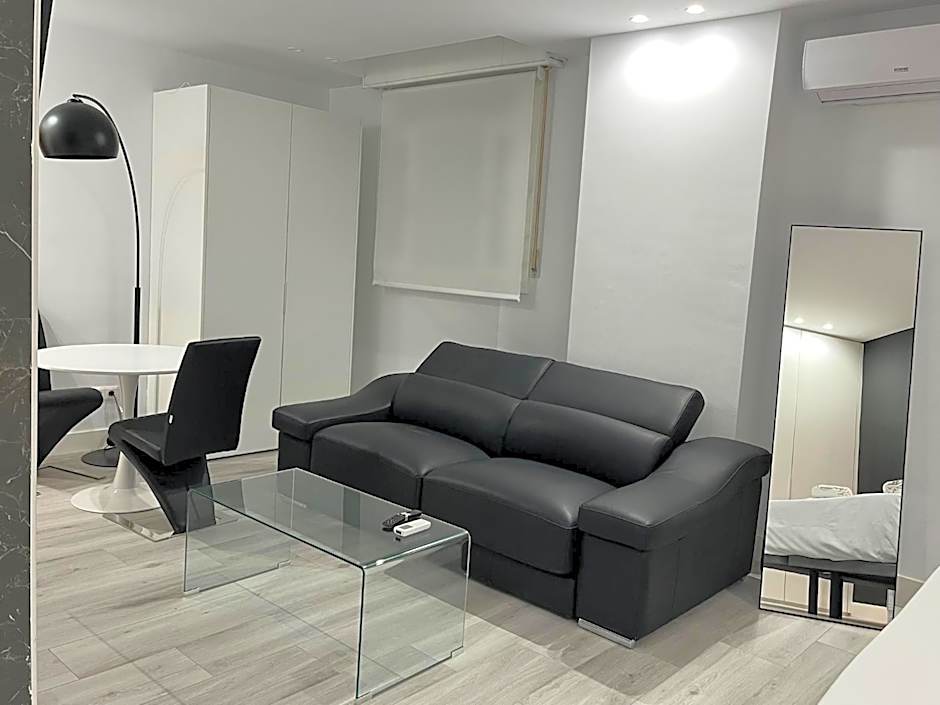 H. Pelayo Autocheck-In Suites con Jacuzzi